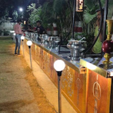 Hotel Blue Paradise Chandrapur Bagian luar foto