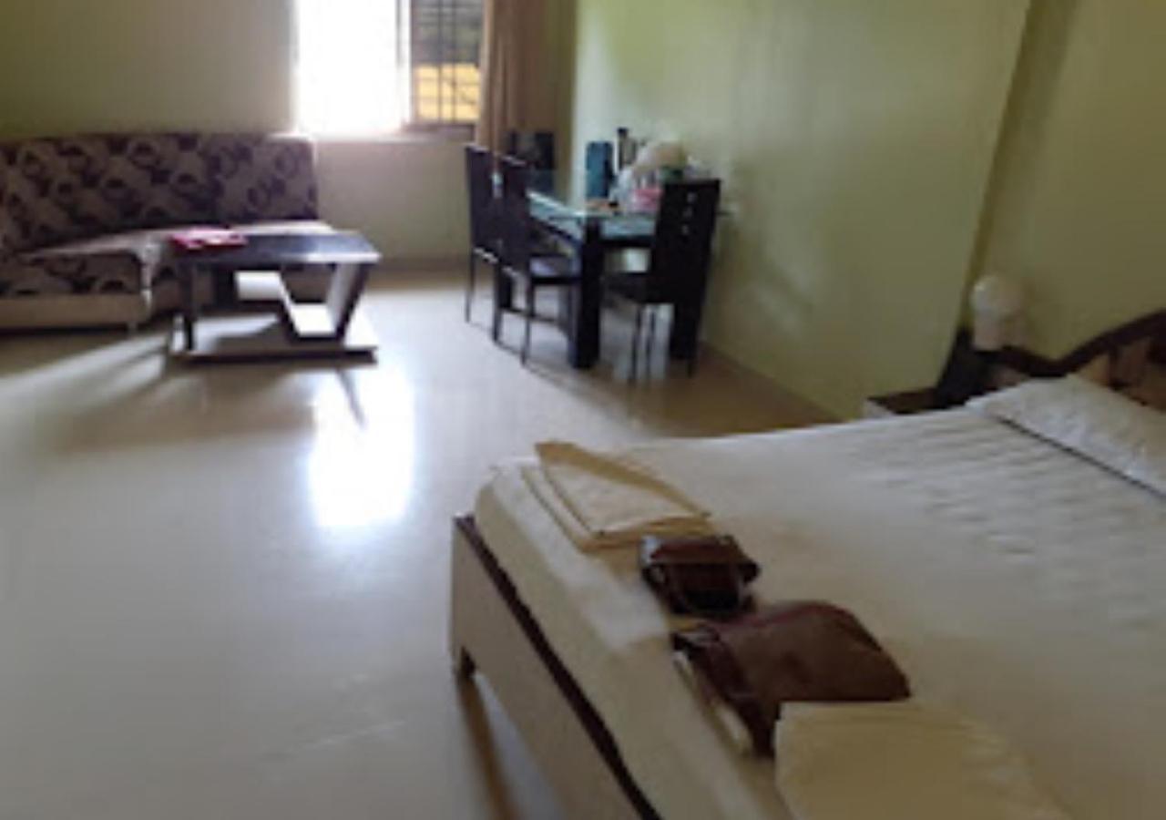 Hotel Blue Paradise Chandrapur Bagian luar foto