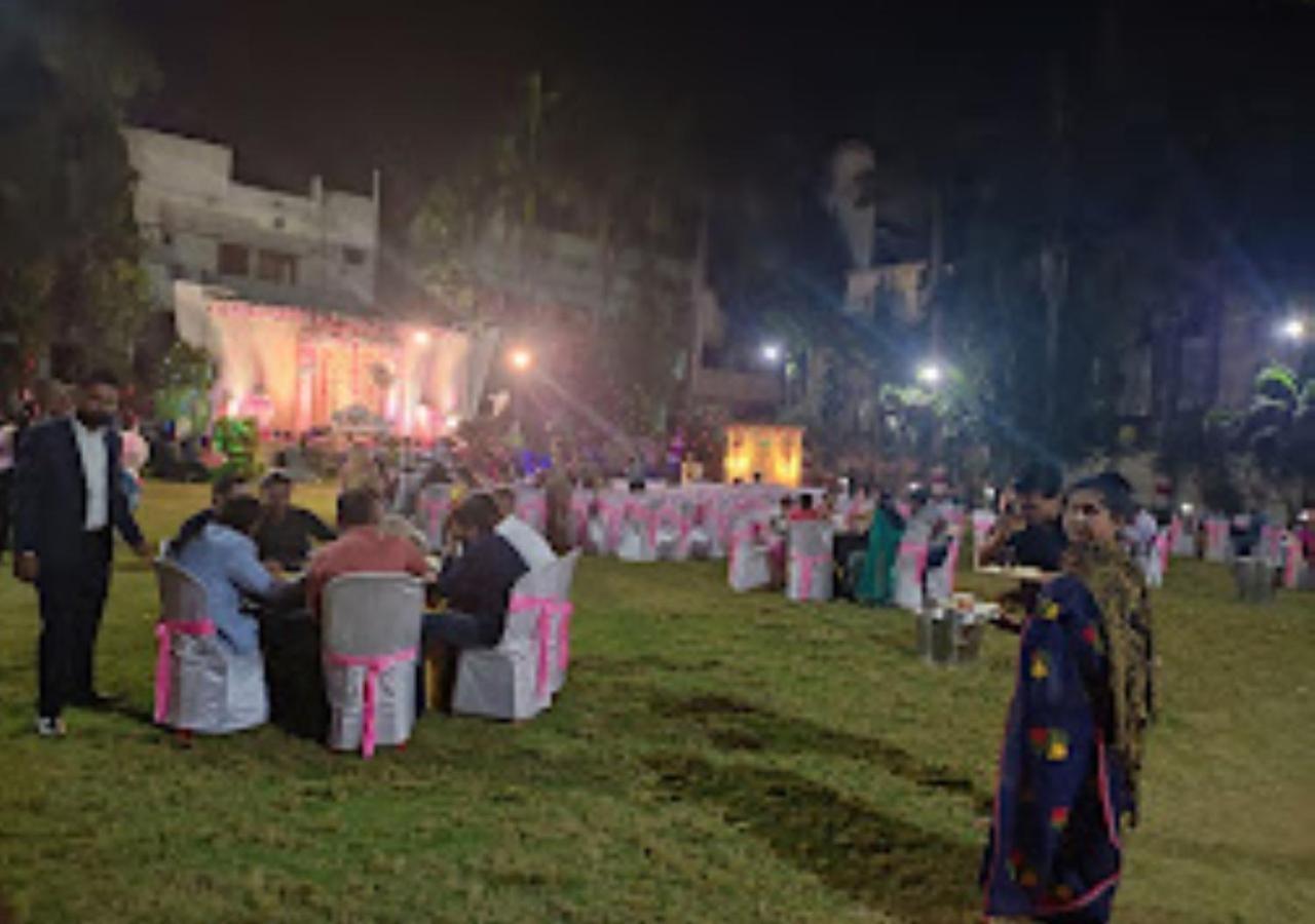 Hotel Blue Paradise Chandrapur Bagian luar foto